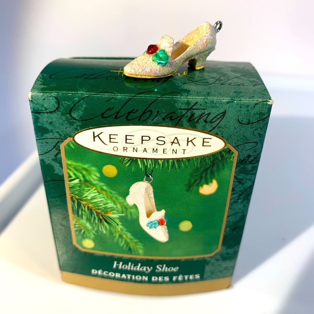 Hallmark Holiday Shoe 2001 Mini Christmas Ornament 1.25” original box